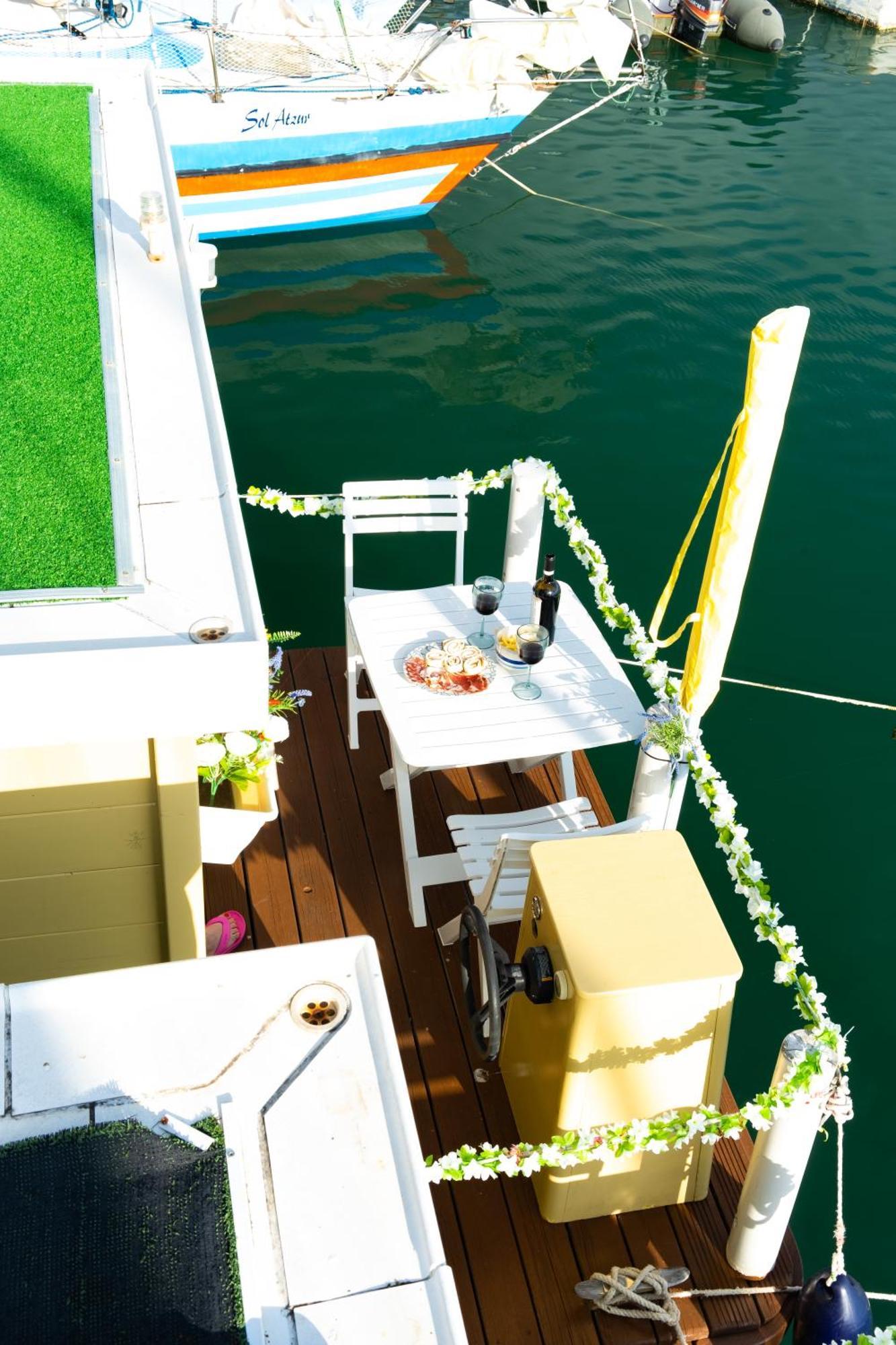 فندق Filipp'S House Boat ألغيرو المظهر الخارجي الصورة